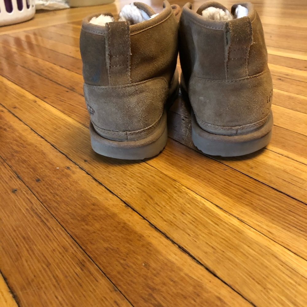 UGG boots 6 youth - Picture 5 of 8